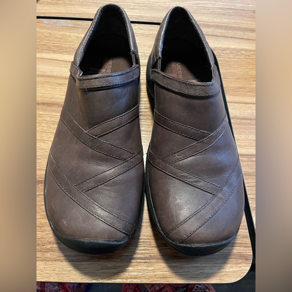MERRELL MOC 9.5 brown like new